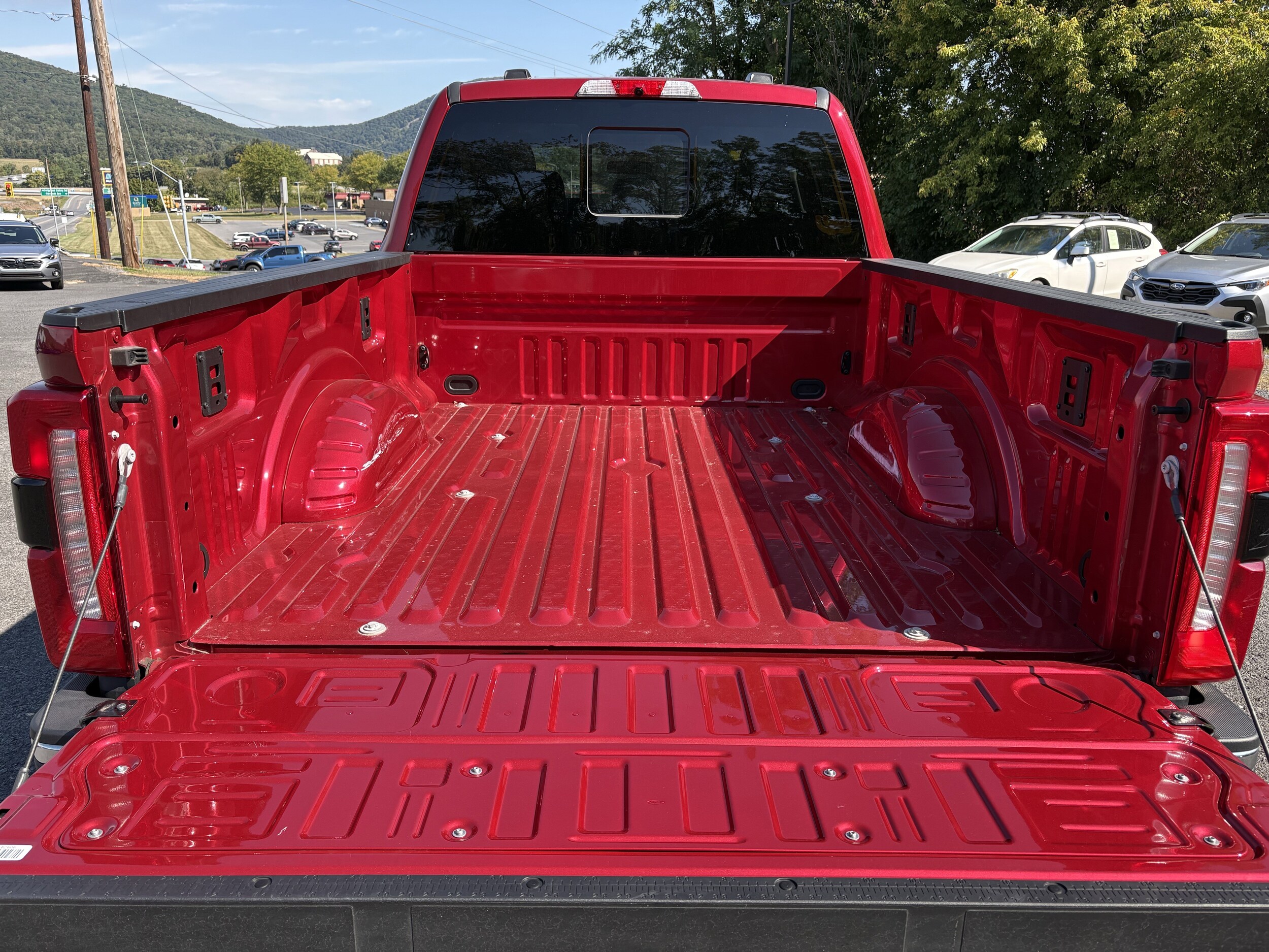 2024 Ford F-350 Lariat photo 2