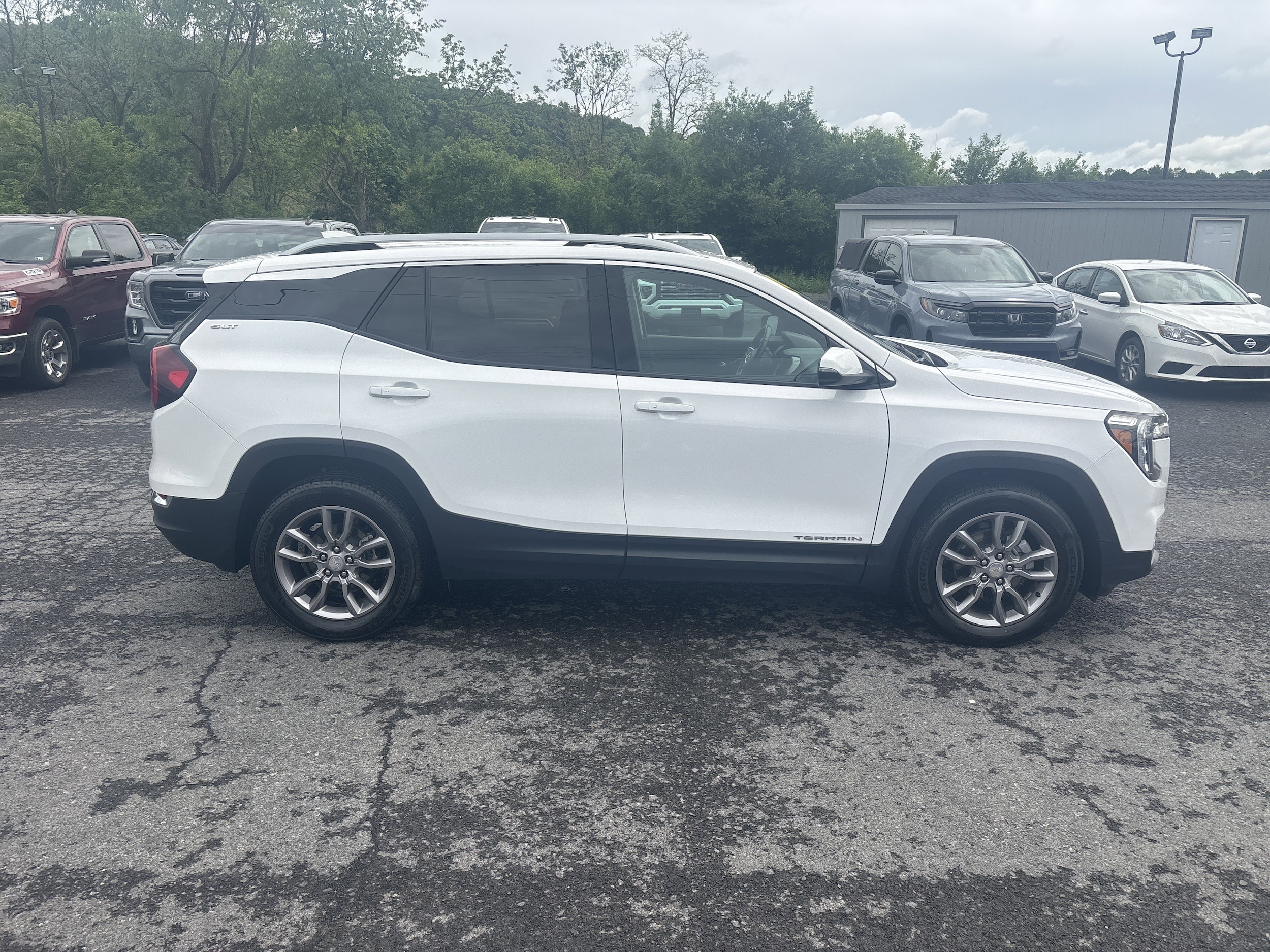 Vehicle Image 2