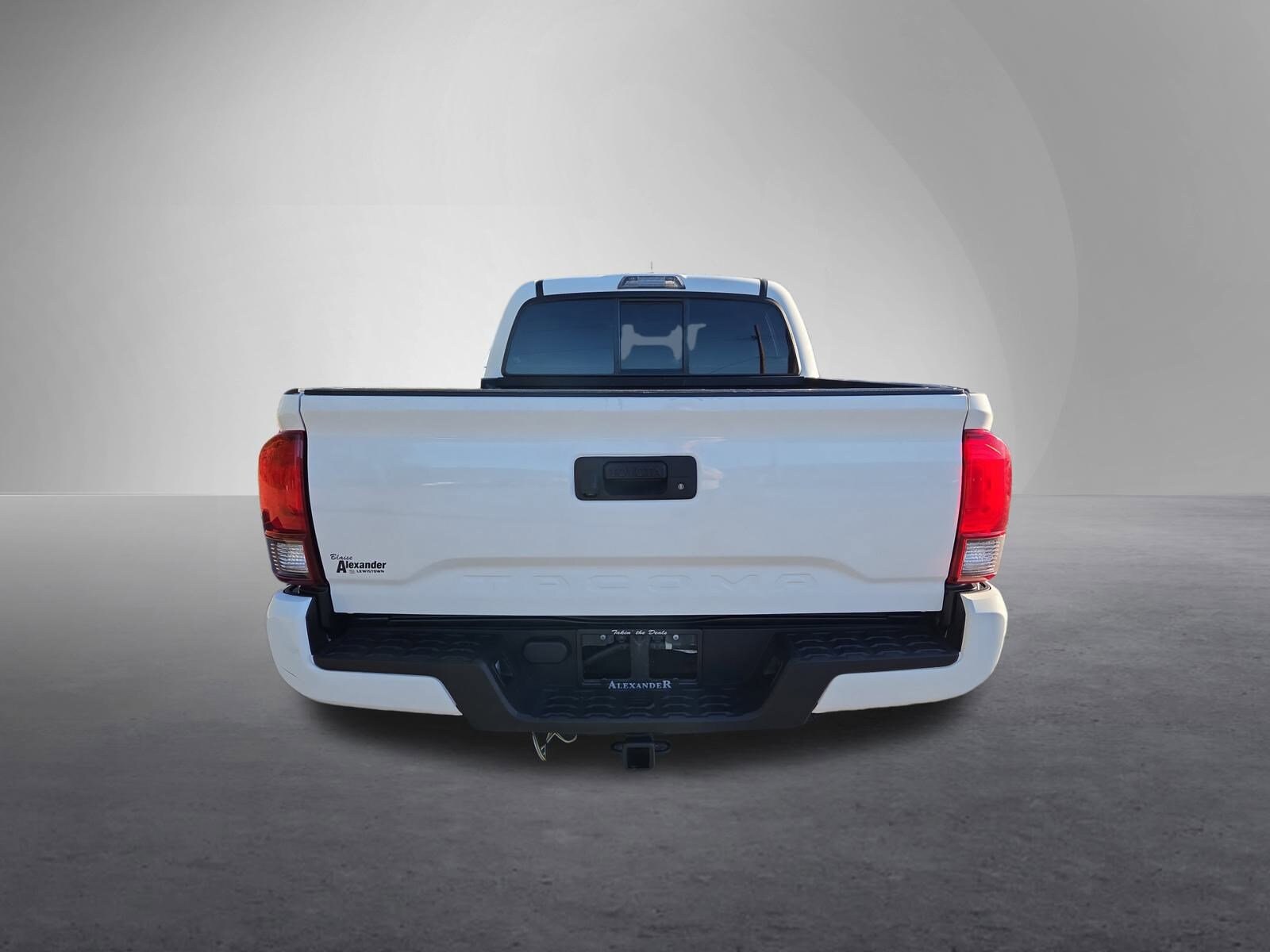 2018 Toyota Tacoma SR photo 4