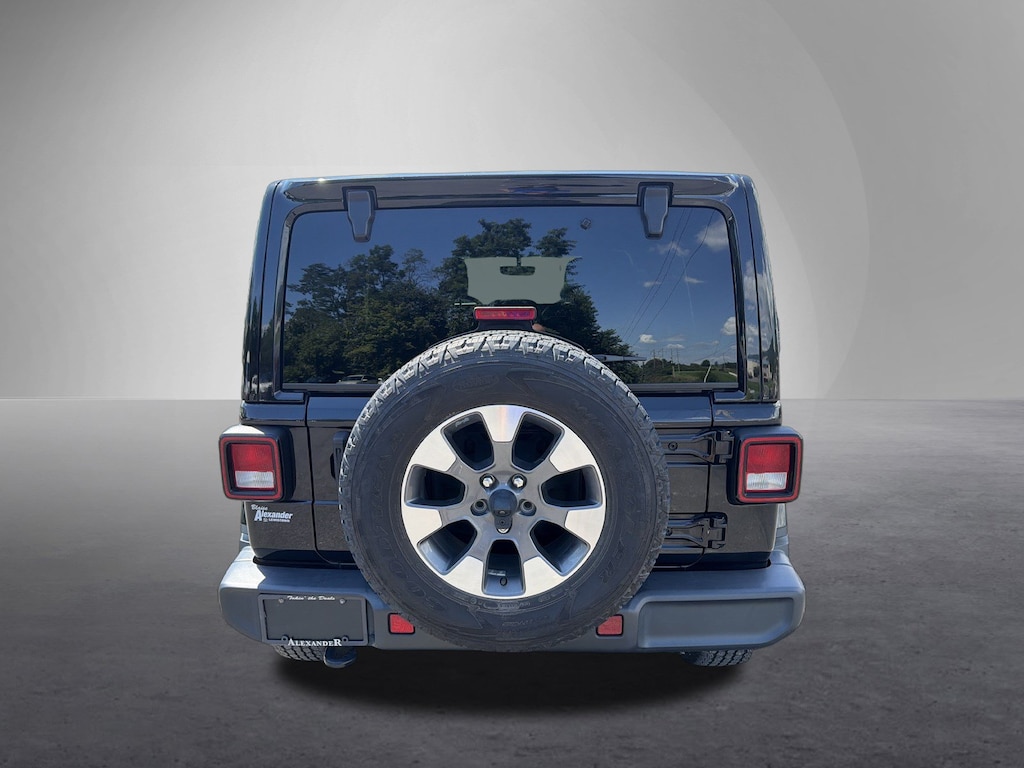 Used 2022 Jeep Wrangler Unlimited Sahara SUV