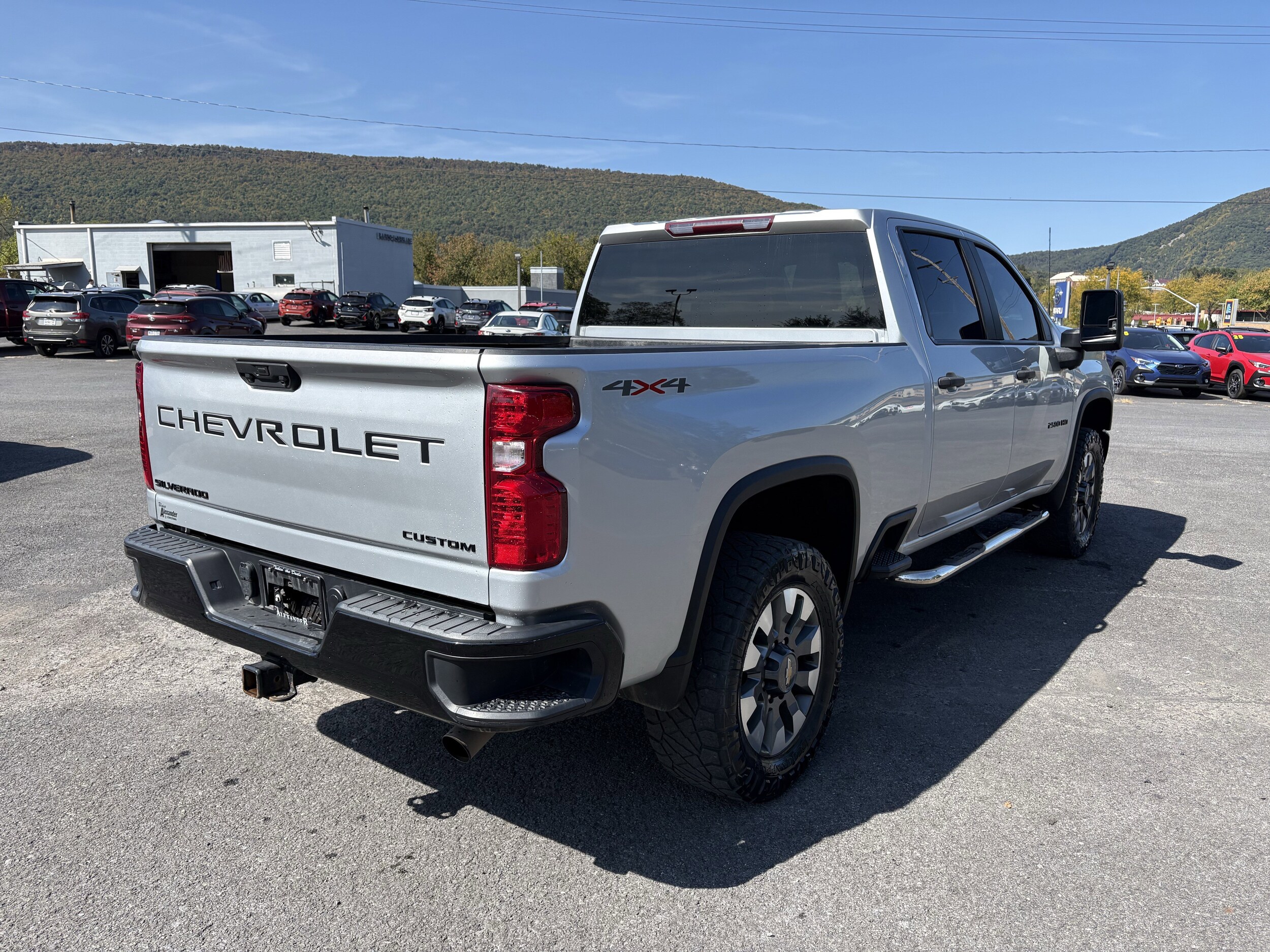 2022 Chevrolet Silverado 2500HD Custom photo 2