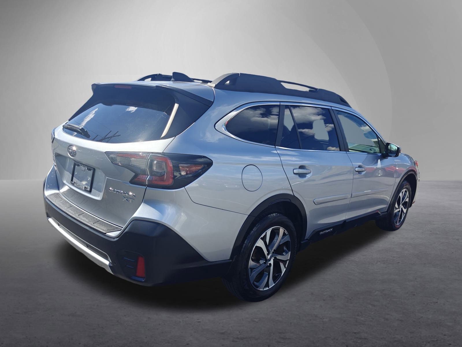 2021 Subaru Outback Limited XT photo 3