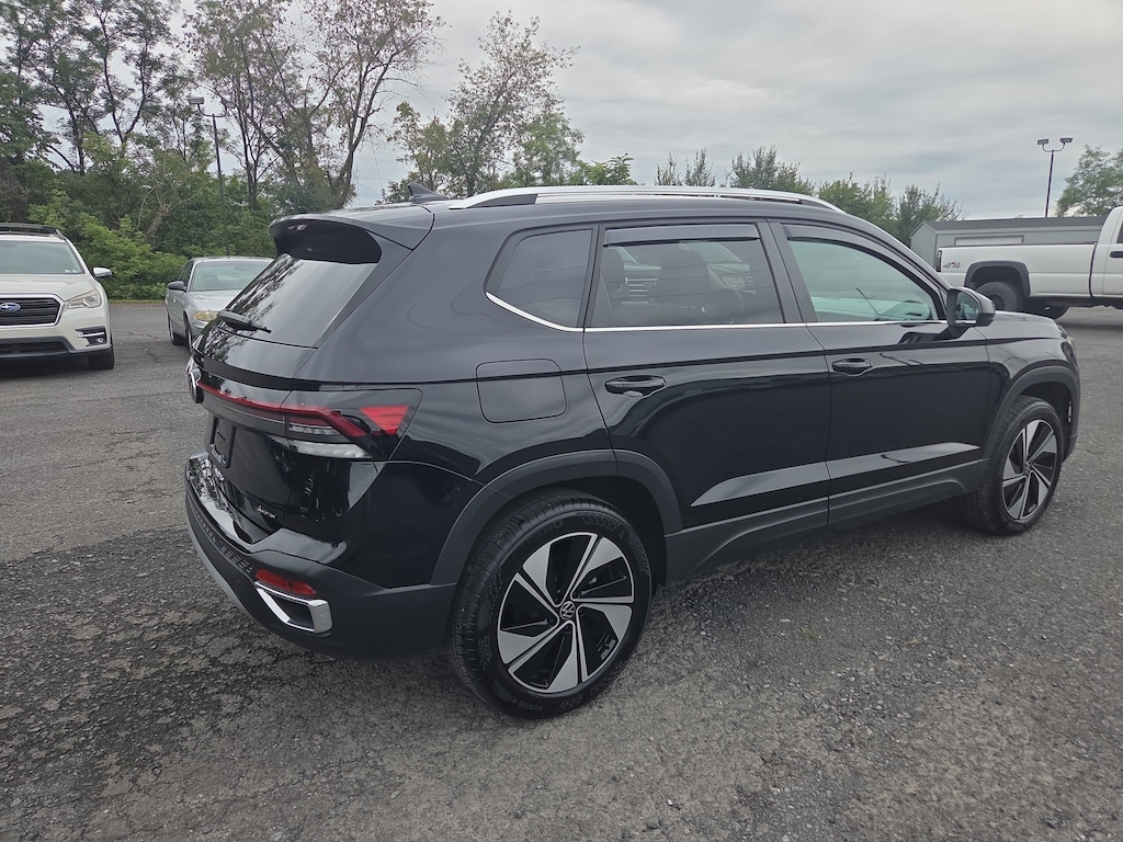 Used 2025 Volkswagen Taos 1.5T SE SUV