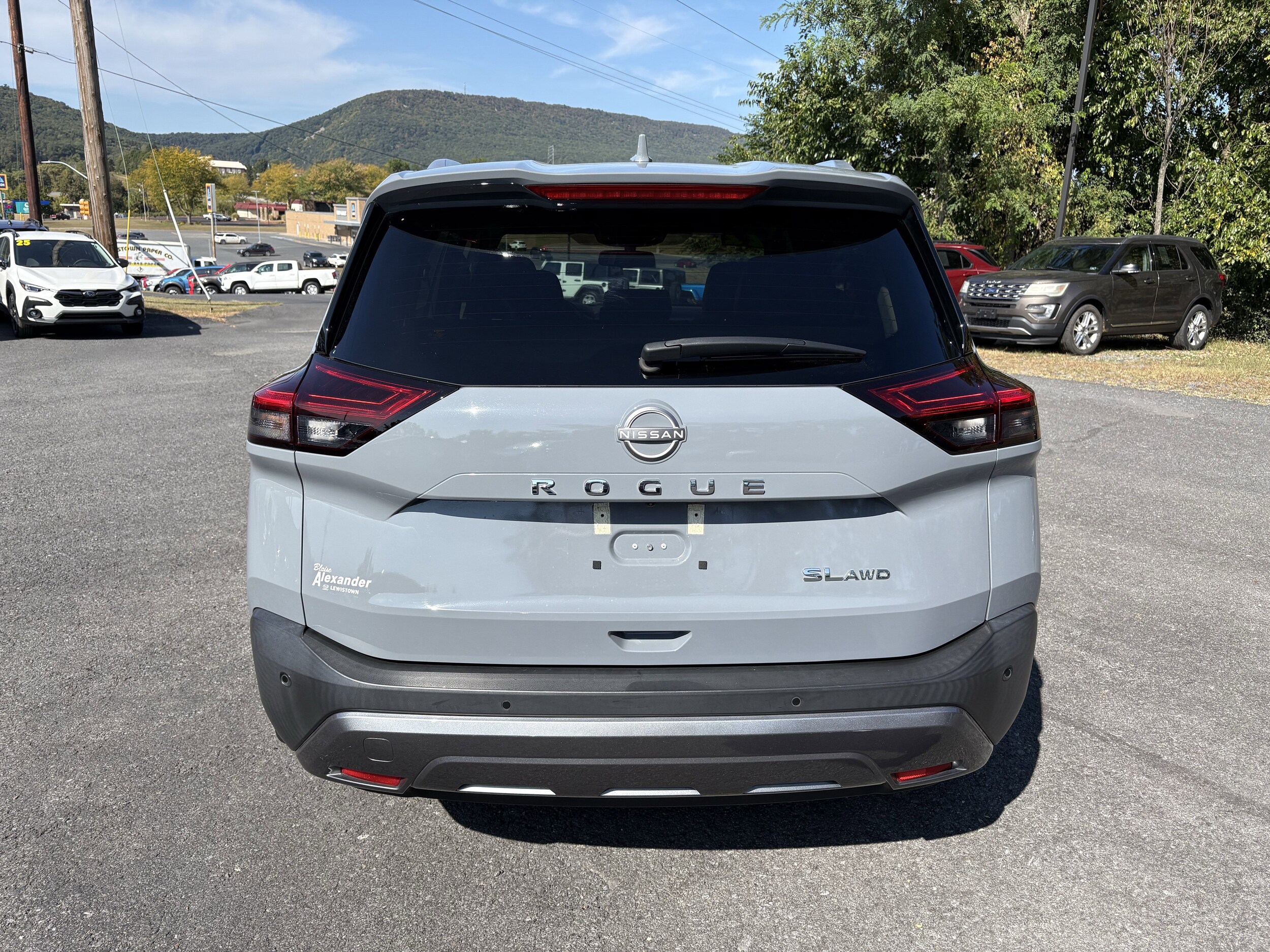 2022 Nissan Rogue AWD SL photo 2