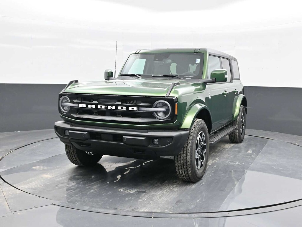 New 2024 Ford Bronco Outer Banks 4x4