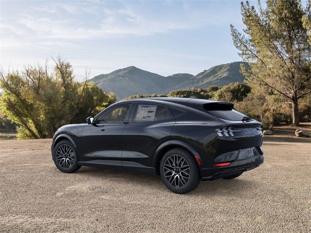 2025 Ford Mustang Mach-E Premium photo 4
