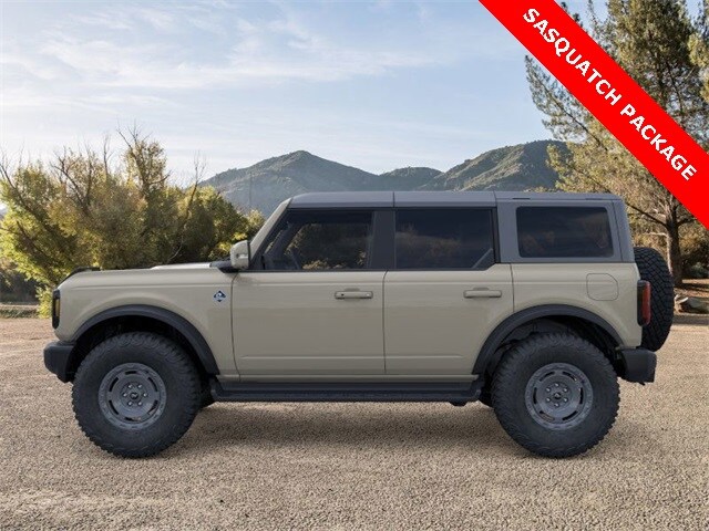 2025 Ford Bronco Outer Banks photo 3