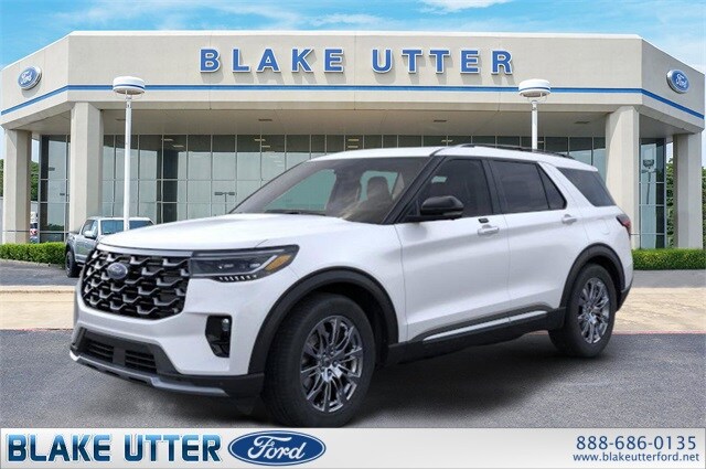 2026 Ford Explorer Platinum's photo
