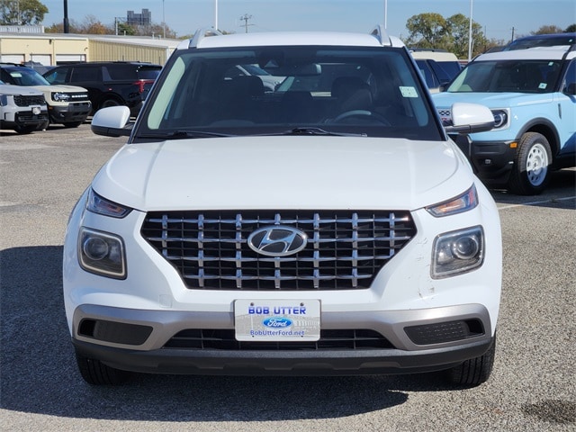 Used 2020 Hyundai Venue SEL with VIN KMHRC8A3XLU025079 for sale in Denison, TX