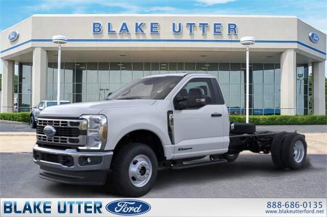 2026 Ford F-350 Super Duty Chassis Cab XL's photo