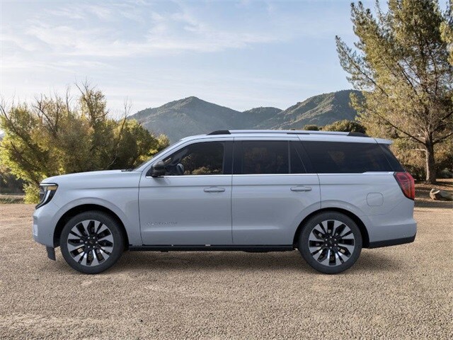 2025 Ford Expedition Platinum photo 2