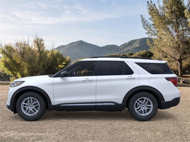 2025 Ford Explorer photo 3