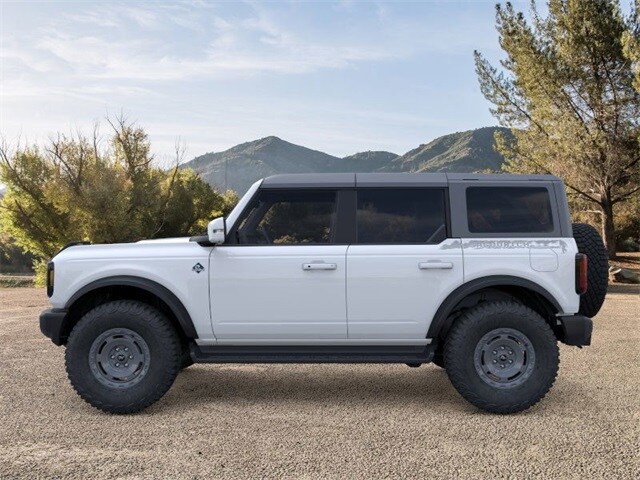 2025 Ford Bronco Outer Banks photo 3