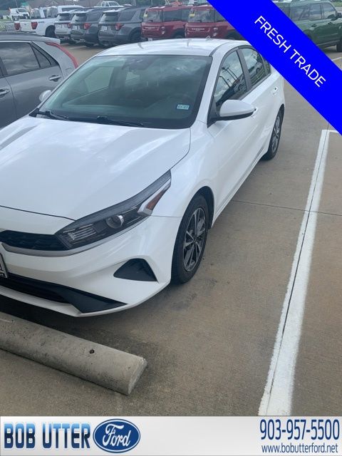 2024 Kia Forte LXS AT's photo