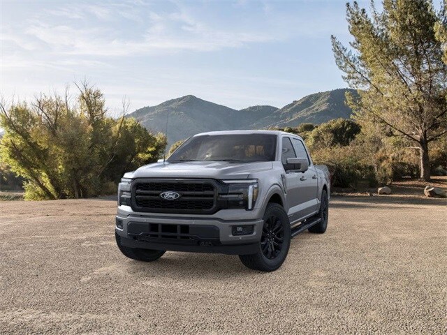2025 Ford F-150 Lariat photo 2