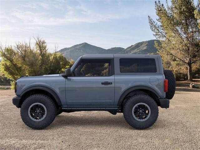 2025 Ford Bronco Base photo 3