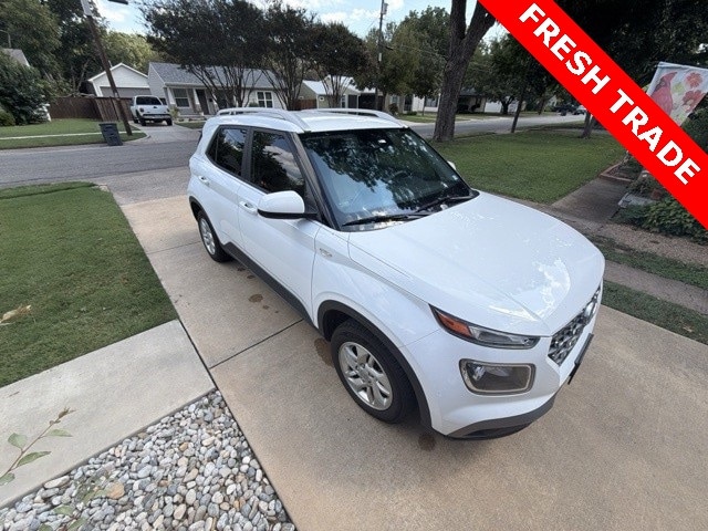 Used 2020 Hyundai Venue SEL with VIN KMHRC8A3XLU025079 for sale in Denison, TX