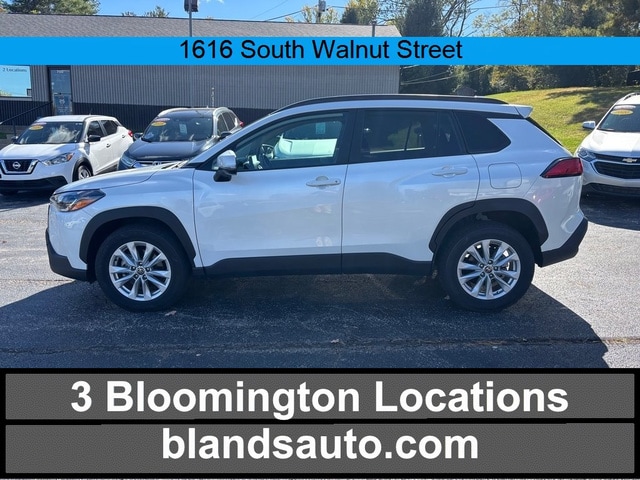 2022 Toyota Corolla Cross LE's photo