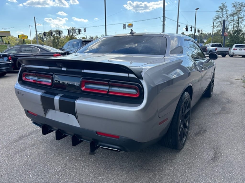Used 2016 Dodge Challenger R/T Coupe