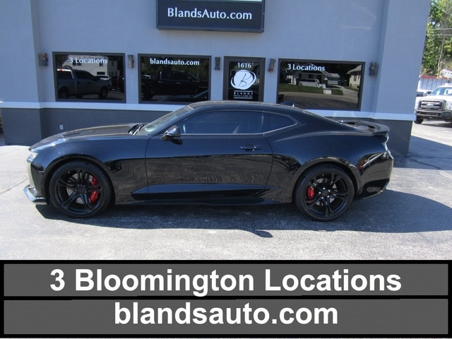 Black 2016 Chevrolet Camaro Coupe Rear-Wheel Drive 6-Speed Manual