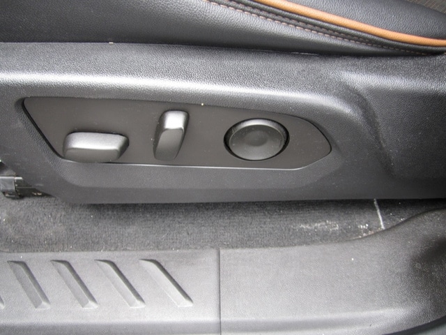 2023 GMC Canyon AT4 - Photo 9