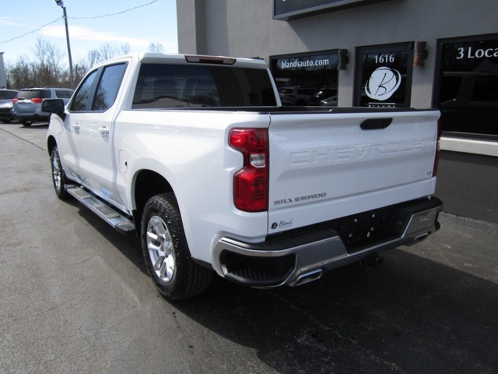 Used 2025 Chevrolet Silverado 1500 5.3 V-8 Z-71 Truck Crew Cab