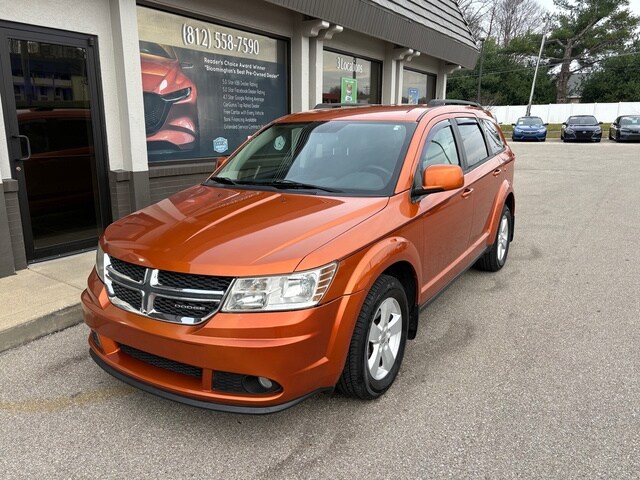 2011 Dodge Journey Mainstreet photo 2