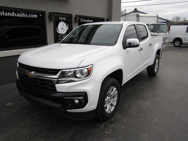 2022 Chevrolet Colorado LT photo 2