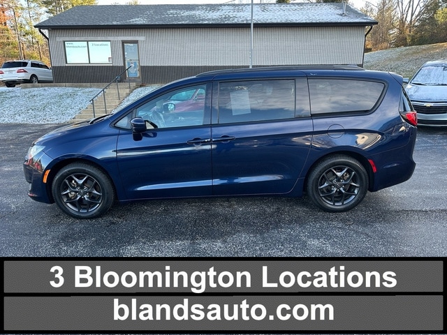 2018 Chrysler Pacifica Touring Plus's photo