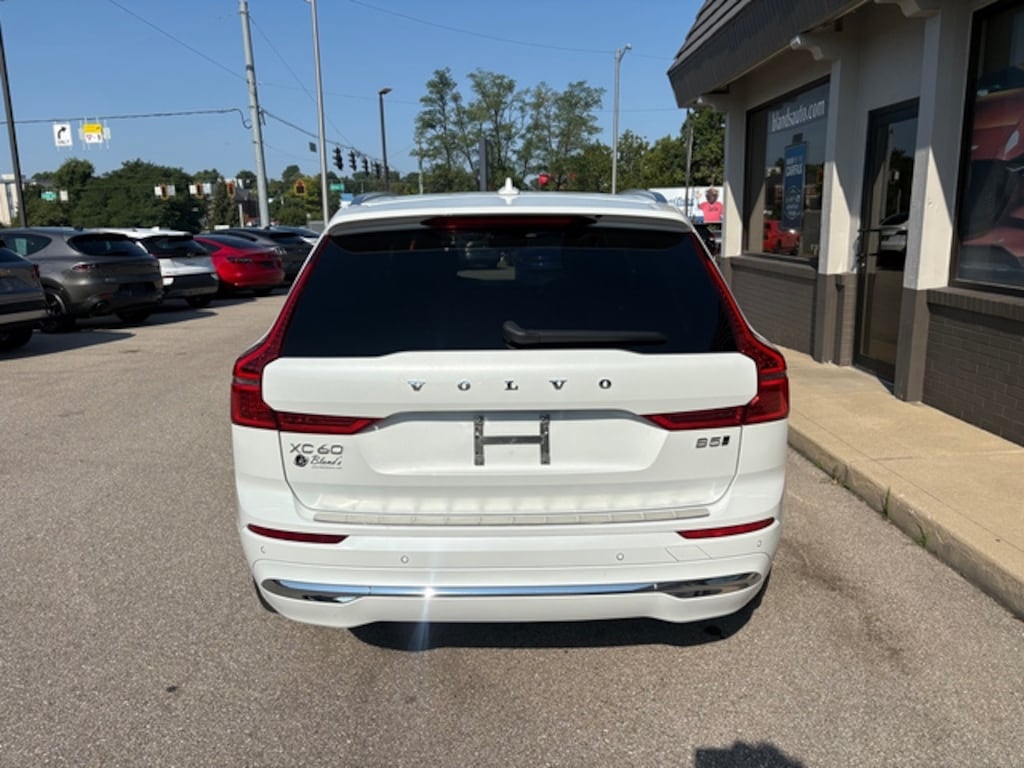 Used 2022 Volvo XC60 B5 AWD Inscription SUV