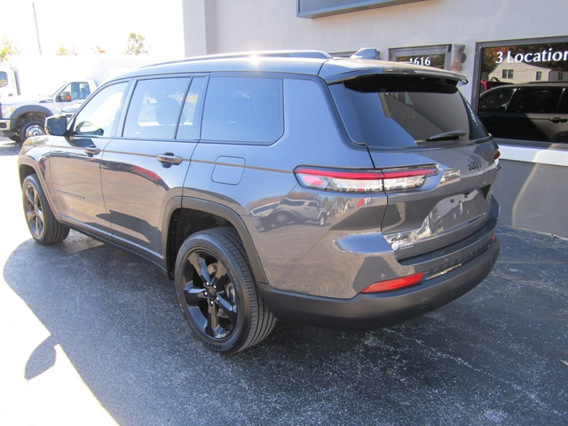 Used 2024 Jeep Grand Cherokee L Laredo SUV