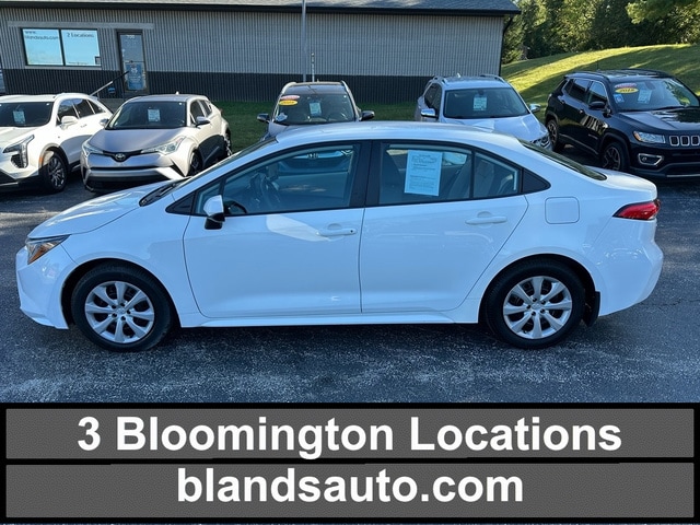 2022 Toyota Corolla LE's photo