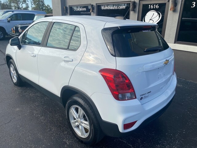 2018 Chevrolet Trax LS photo 2