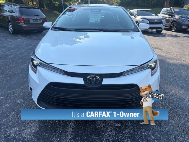 Used 2025 Toyota Corolla 41 Miles Per Gallon Sedan