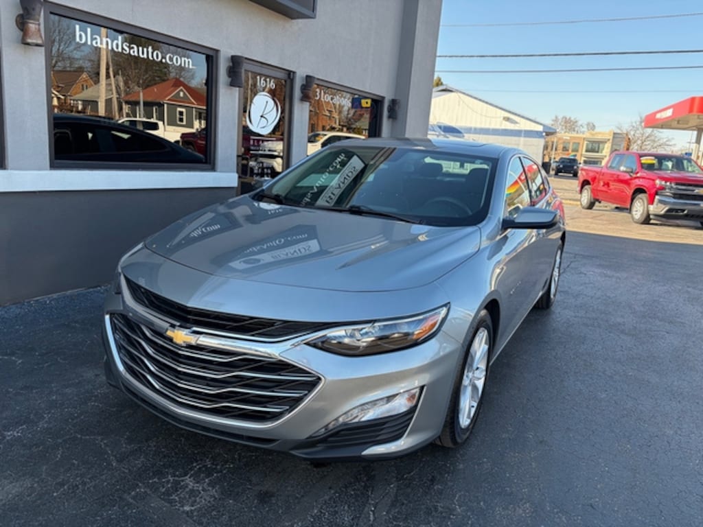 Used 2024 Chevrolet Malibu PANORAMIC MOON ROOF Sedan