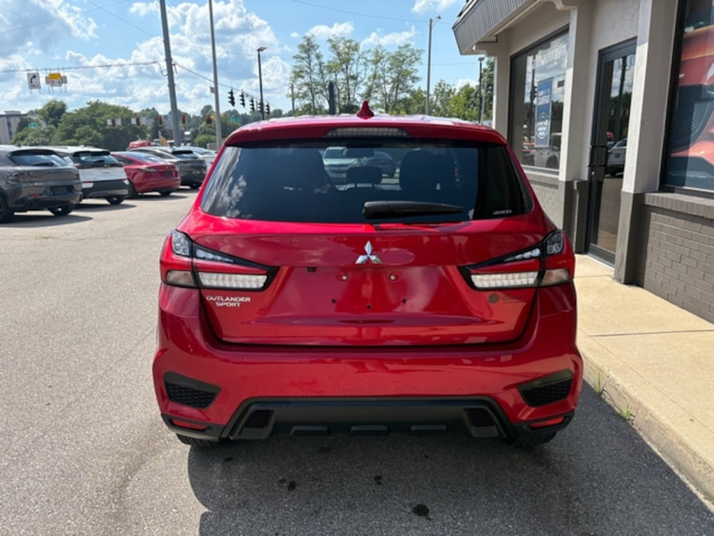 Used 2025 Mitsubishi Outlander Sport 2.0 ES SUV