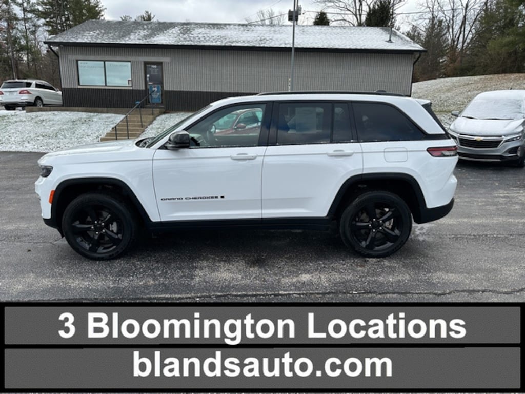 Used 2024 Jeep Grand Cherokee Laredo SUV