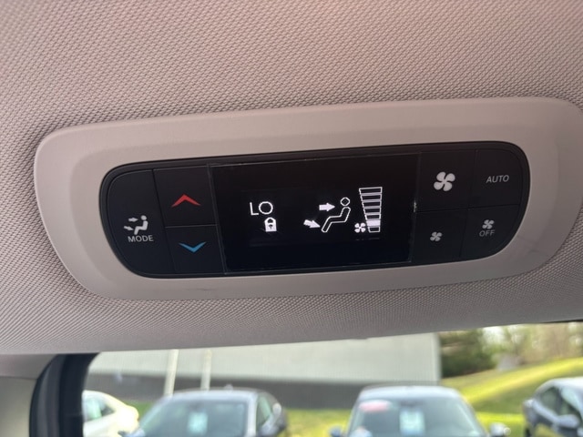 2022 Chrysler Pacifica Touring L - Photo 32