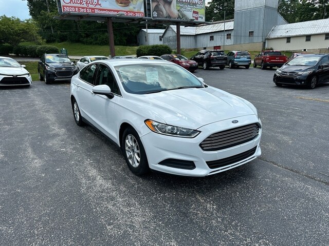 2015 Ford Fusion S photo 4