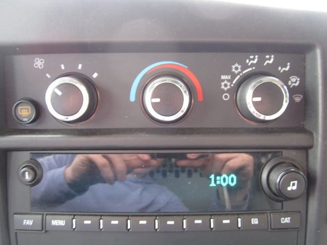 2019 Chevrolet Express Passenger LT - Photo 18