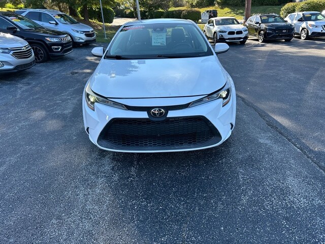 2022 Toyota Corolla LE photo 3