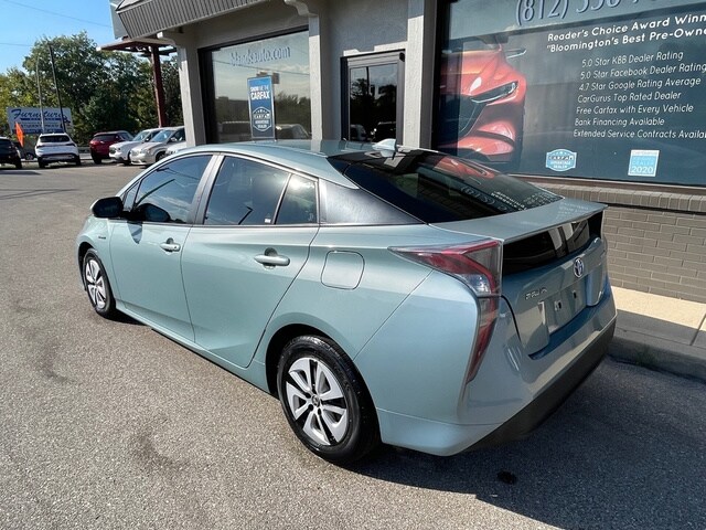 2017 Toyota Prius Four photo 3