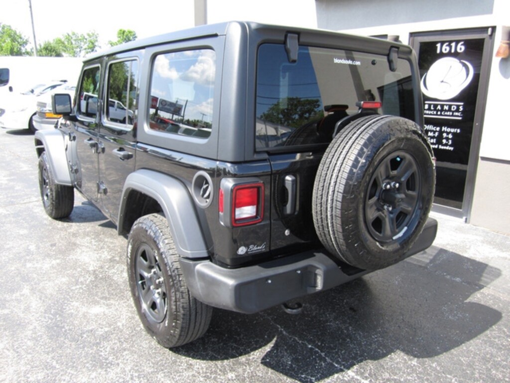 Used 2024 Jeep Wrangler Sport SUV