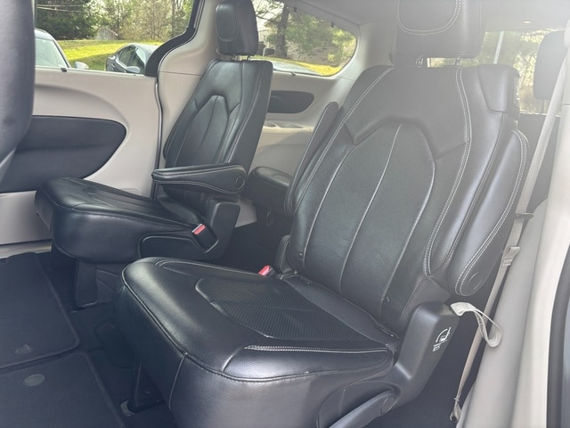 2022 Chrysler Pacifica Touring L - Photo 30