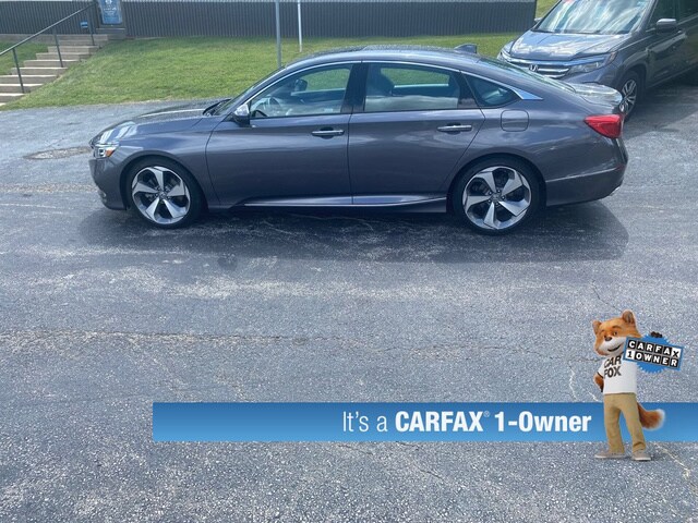 2018 Honda Accord Touring photo 3