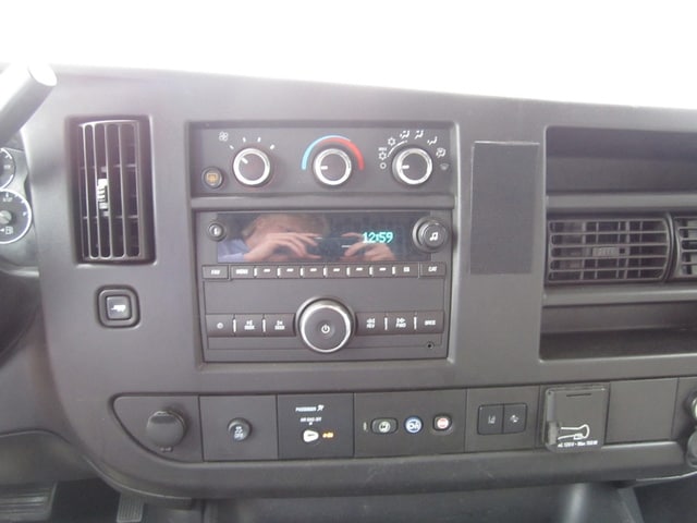 2019 Chevrolet Express Passenger LT - Photo 17
