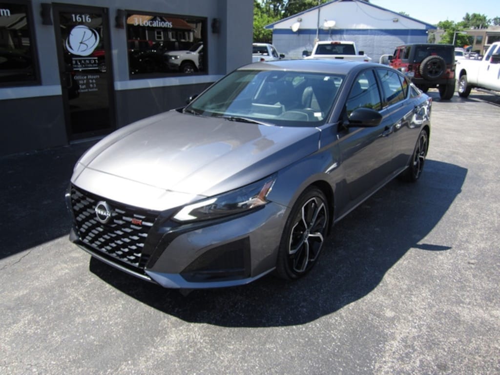 Used 2023 Nissan Altima 2.5 SR Sedan