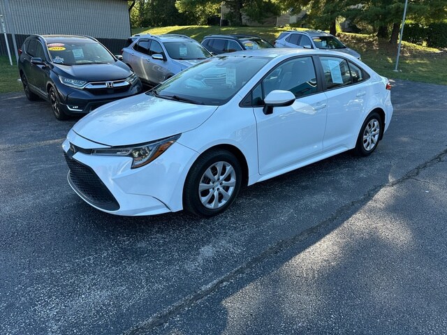2022 Toyota Corolla LE photo 2