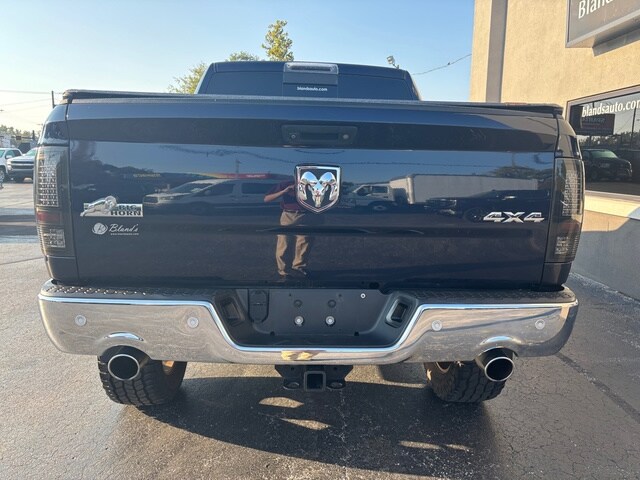 2016 Ram 1500 SLT photo 3