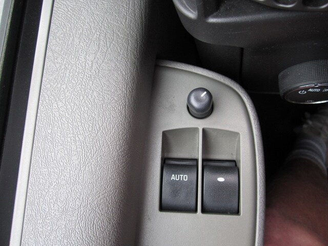 2019 Chevrolet Express Passenger LT - Photo 13